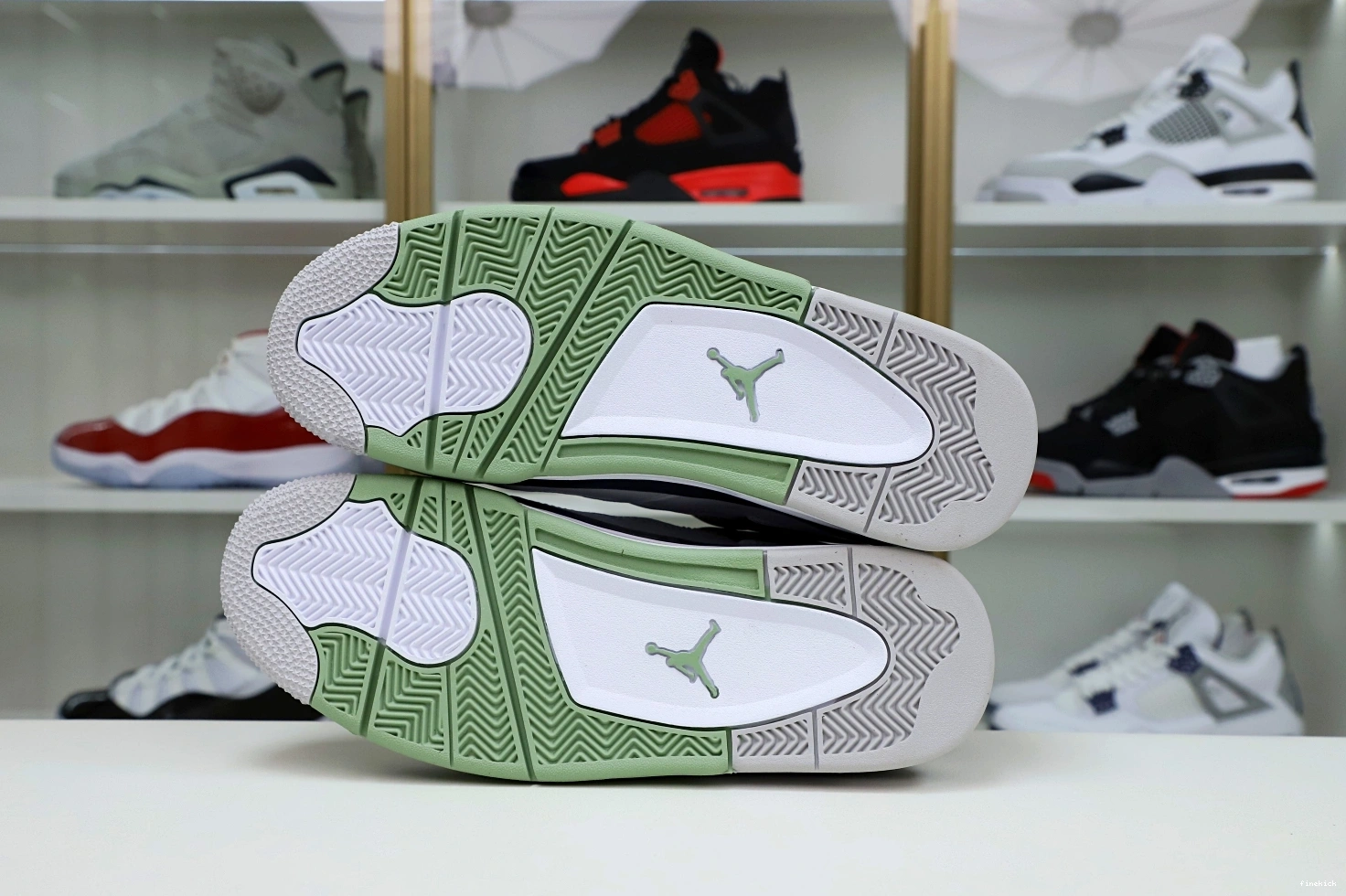 4 AIR JORDAN 